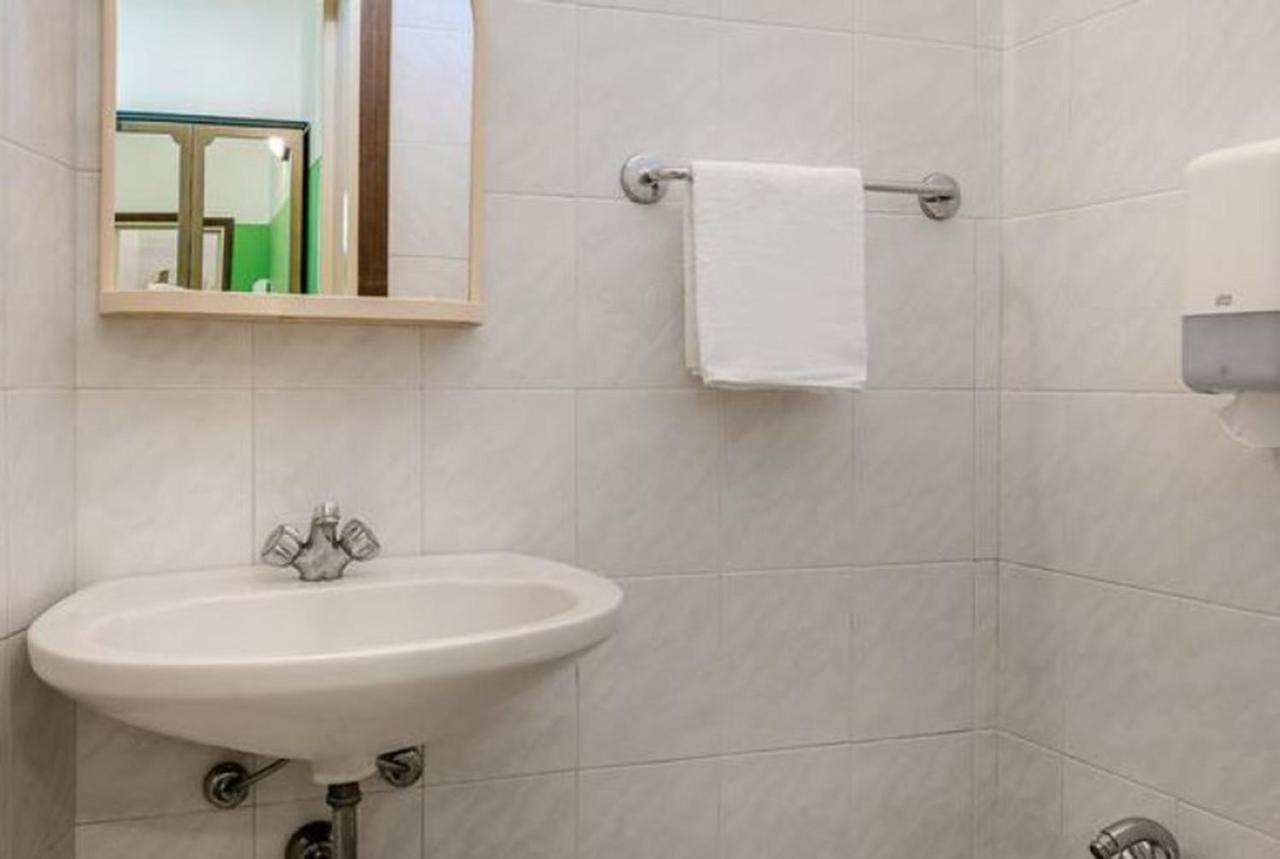 Hotel Berna Римини Экстерьер фото