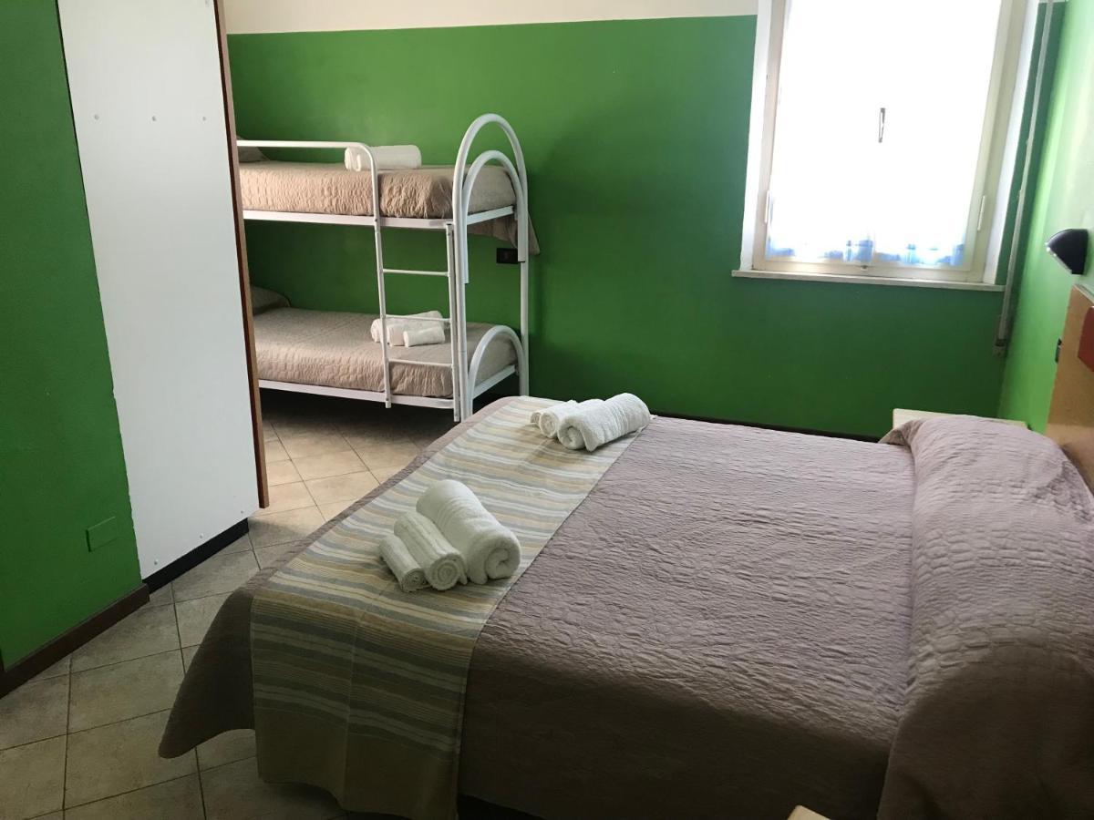 Hotel Berna Римини Экстерьер фото